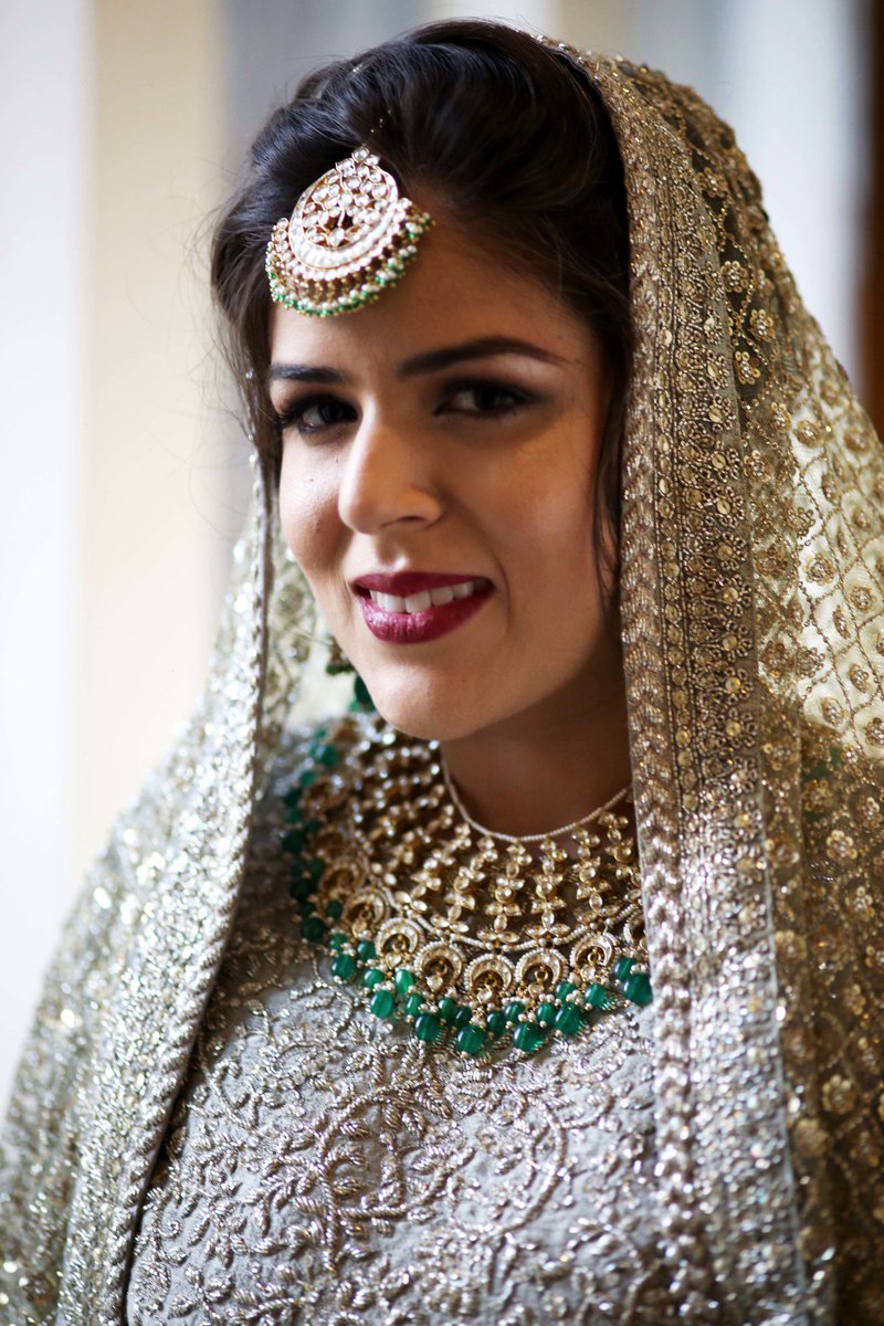 thehimanshugarg's tweet photo. An elegant bride is as beautiful from inside as from outside.
#shotbyskl #shaadikaladdu #indianwedding #maangtikka #lehenga #bridetobe #indianbride https://t.co/k1e5XqhSWV