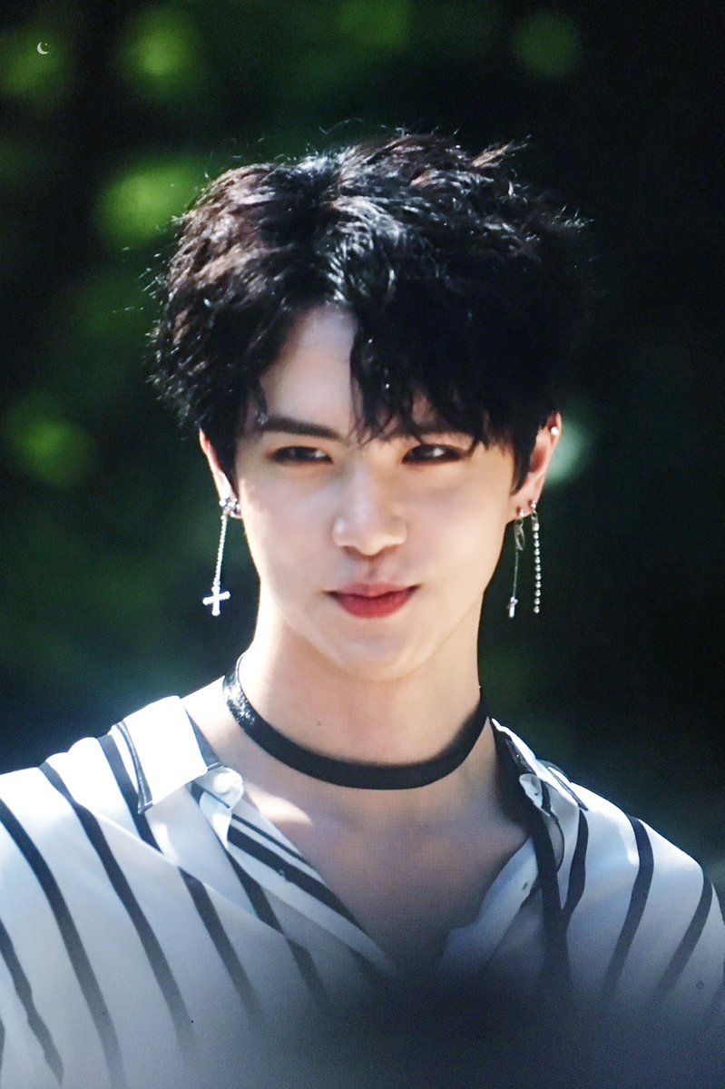 180704 미니 팬미팅 프리뷰
#김동한 #동한 
김동한 니가 내 여름이다~~~~~~! ㅜㅜ 나흑흑