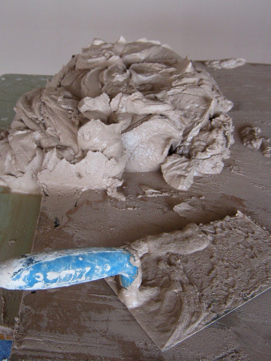 HVCLRC's tweet image. Splat. We&apos;ve reached this stage. Walls look nice in pink. #workinprogress #libraryrefurb #plasterboys