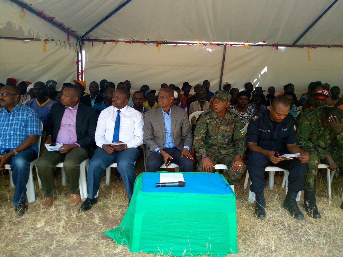 KayonzaDistrict's tweet image. Abatuye #Ndego bashimiye ingabo zahoze ari iza RPA zitanze zikabohora igihugu #Rwanda, ndetse na nyuma y'urugamba rw'amasasu ubu bakaba baribohoye ingoyi y'ubukene, bafashijwe n'Ubuyobozi bw'igihugu bwabagejejeho ibikorwa byinshi by' #iterambere #Kwibohora24