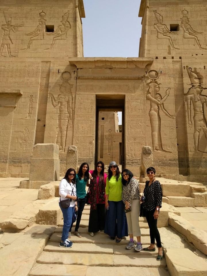 ByondTravel's tweet photo. #Throwback to the time these women explored the Land Of The #Pharaohs , only to realize it was a dream come true. From climbing up the Great #Pyramid of Khufu to cruising down the River #Nile , they relived #history ! Join us on our next trip to #Egypt: https://t.co/wTXIwxF2SN https://t.co/1c79SBCkOJ