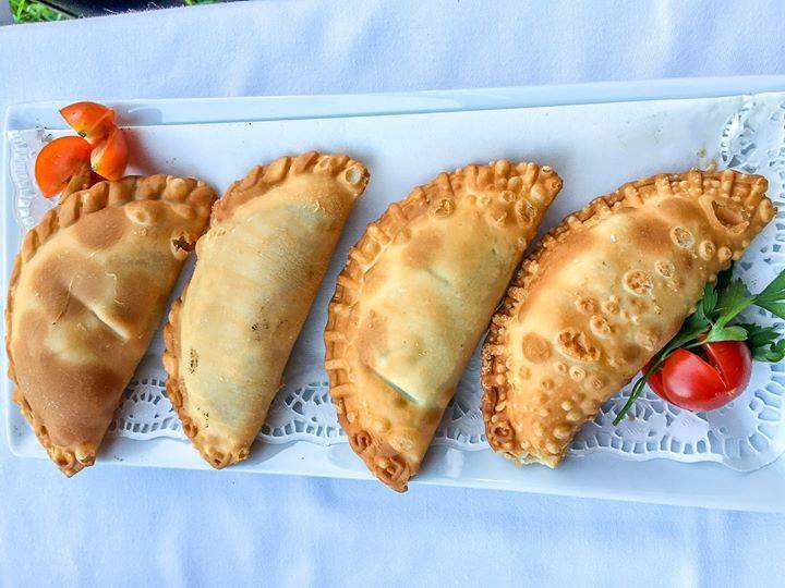 RestaurantsPM's tweet photo. #AngusPuertoMarina 952 575 798
#AngusTorrequebrada 951 778 773
#AngusMuelleUno 952 001 120
#SteakHouseAngus #RestaurantesPuertoMarina
#Empanadas #Argentinas #Homemade#yummyfillings #Argentinian #Pasties #HandMade #HamandCheese #Meat #Chicken #Caprese #4ArgentinianPasties https://t.co/FqBTaRS967