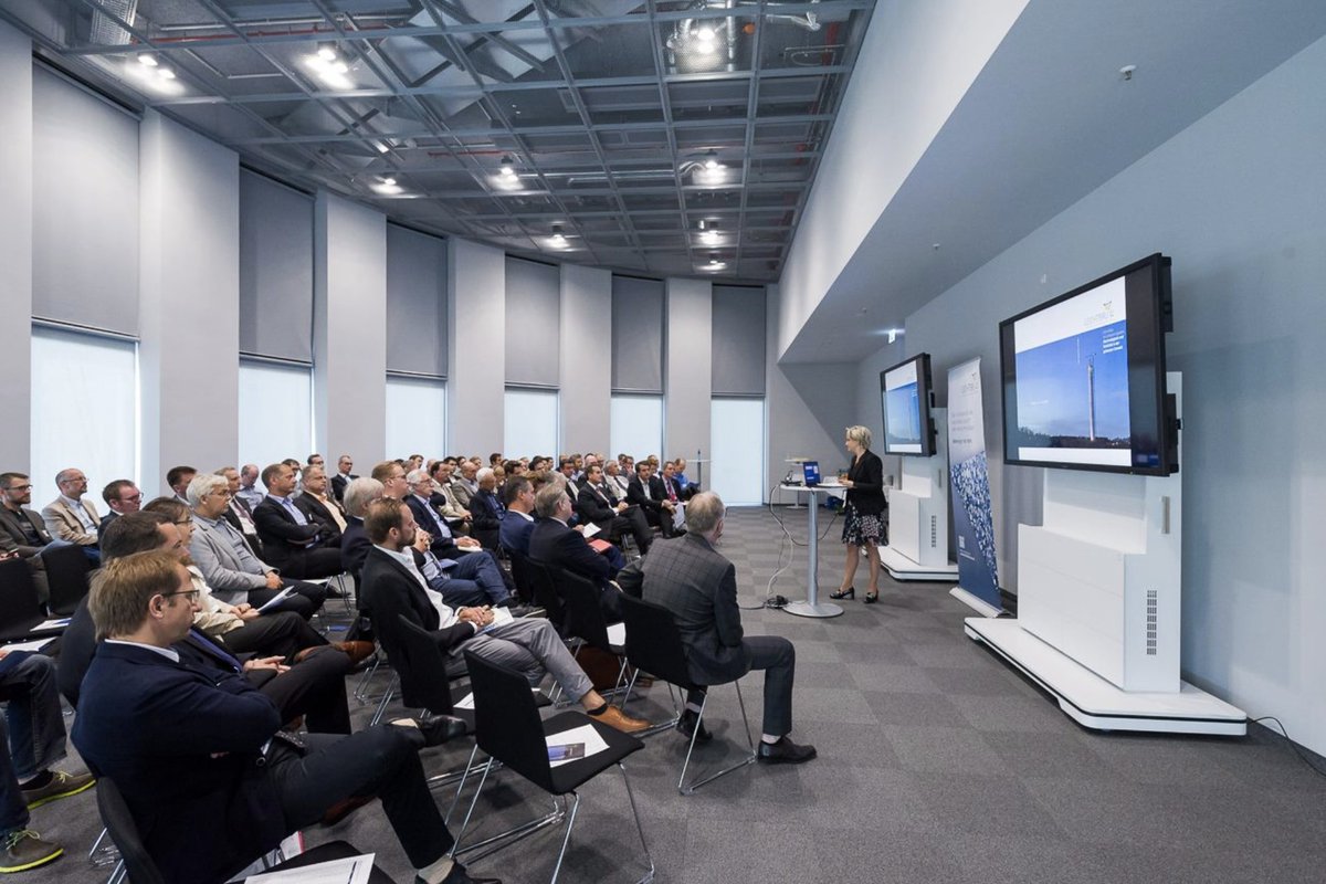 On July 18 in Stuttgart, Umberto Fugiglando <a href="/SenseableCity/">Senseable City Lab</a> Lab will present the #Roboat project at the #Lus18 conference on lightweight construction for the city of tomorrow.

More: leichtbau-bw.de/en/home.html