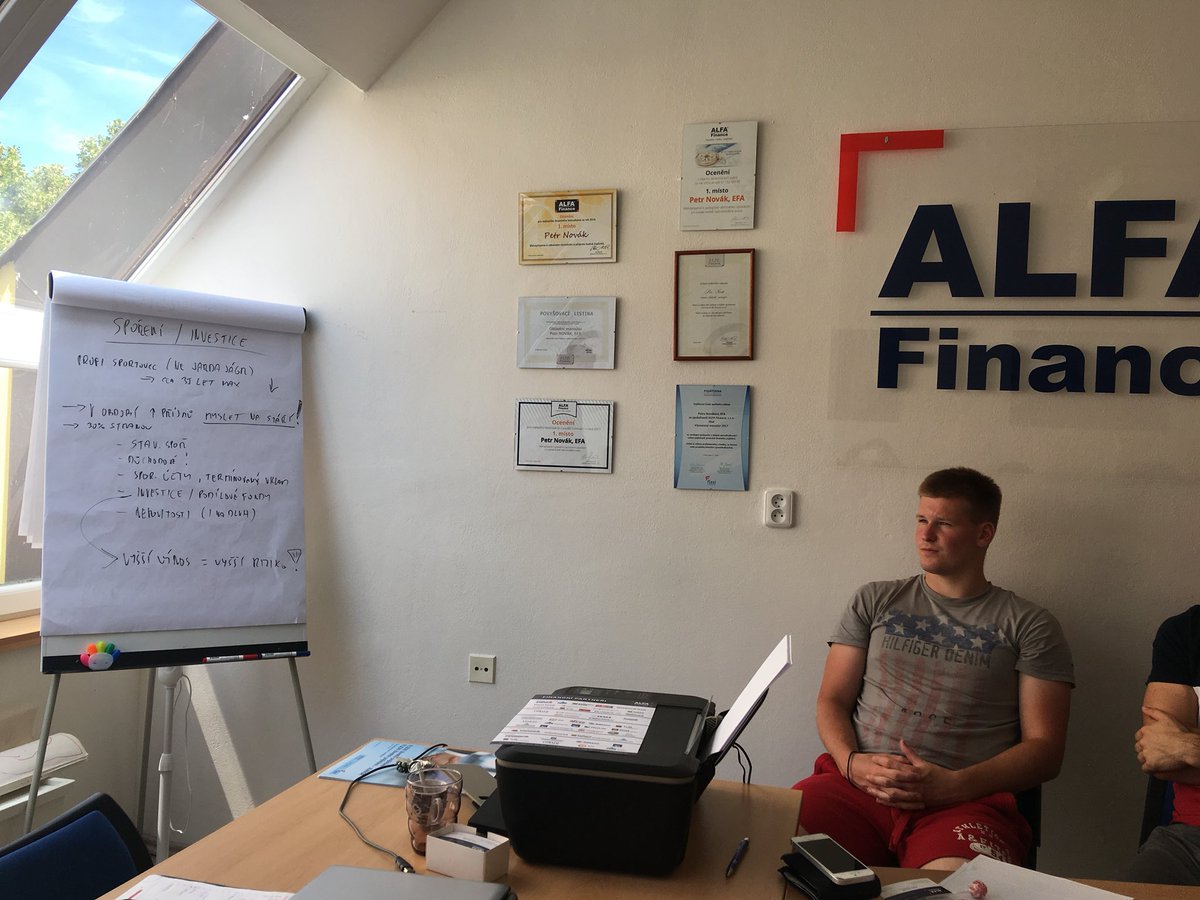 podlesakmartin's tweet photo. finanční gramotnost pro mladé pušky #Furch #Jirasek #Grim #Suk #Sapovaliv #Hajsman #Splichal #Scafari #Hamsik #alfafinance #PetrNovak https://t.co/vBA4EFWQKq