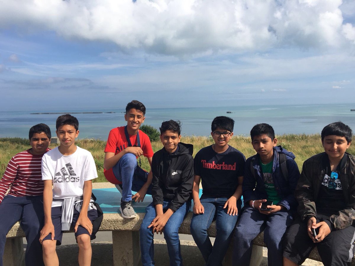 JudgemeadowM's tweet photo. Arromanches landing beach #judgemeadow #ww2history #whoismissingbeinginschool https://t.co/460Ft6jIoD