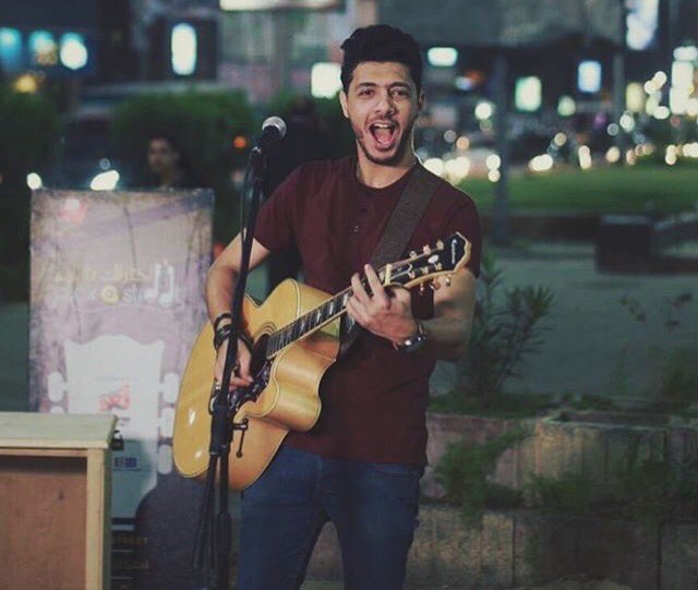 MosadOzil's tweet photo. أسامه الهادي شاب و فنان مجتهد و بيحب شغله جداً ، مالوش أي نشاط ولا انتماء سياسي ، اتقبض عليه من ٤ شهور بدون ذنب و بدون تهمه .. أسامه مسجون ظلم زي ناس كتير ، النهارده عيد ميلاده و عنده جلسه من جلسات التجديد .. ياريت ندعيله يخرج وسط أهله و اصحابه
#ادعم_اسامه_الهادي
#ريتويت https://t.co/ZCMzDM4iPE