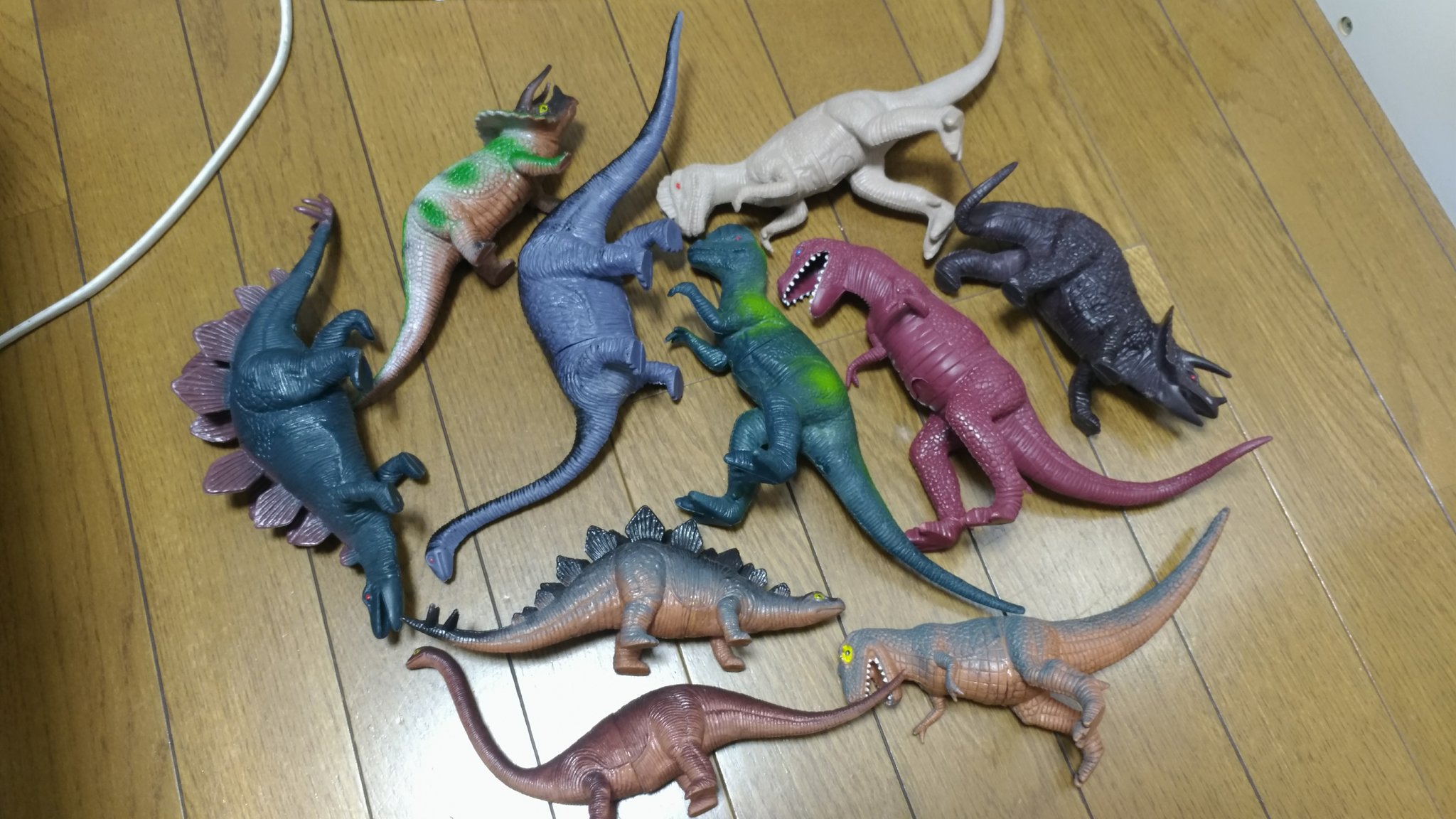 Horror 24 A Twitter 恐竜好きがこうじて 100均で恐竜集めまくったったw 恐竜 100均 ダイソー セリア Horror 24 A Twitter 恐竜好きがこうじて 100均で恐竜集めまくったったw 恐竜 100均 ダイソー セリア