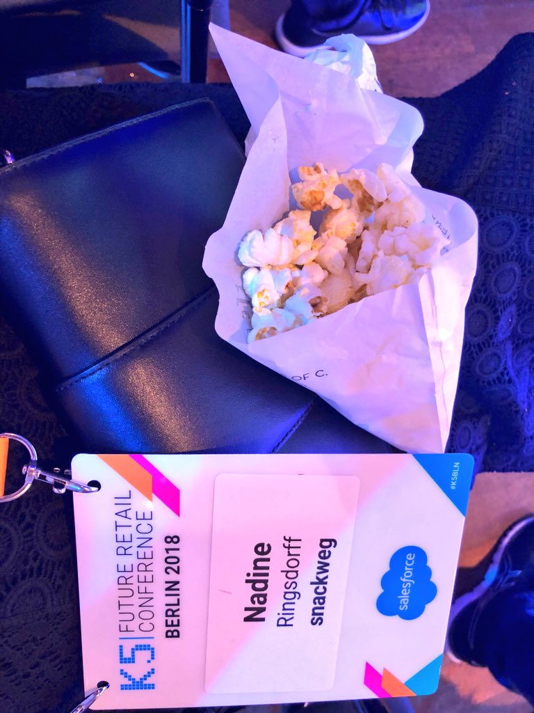 nadineschmittt's tweet photo. Natürlich dürfen die #Snacks nicht fehlen 😉 Fast wie Kino 😍super spannend wie jedes Jahr #eCommercekino #K5BLN #snackweg https://t.co/M5f4Li40ap