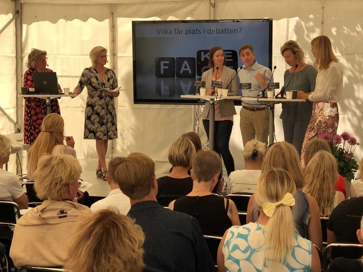 martinlundell's tweet photo. Medelklassen har svårt att hitta meningsskapande aktiviteter i sina liv, hävdar forskaren från Göteborgs Universitet som förklaring till hittepådieterna. Under @brodinstitutet seminarie i #Almedalen #hurvetdudet #breadthefuture https://t.co/iZZajvGUvu