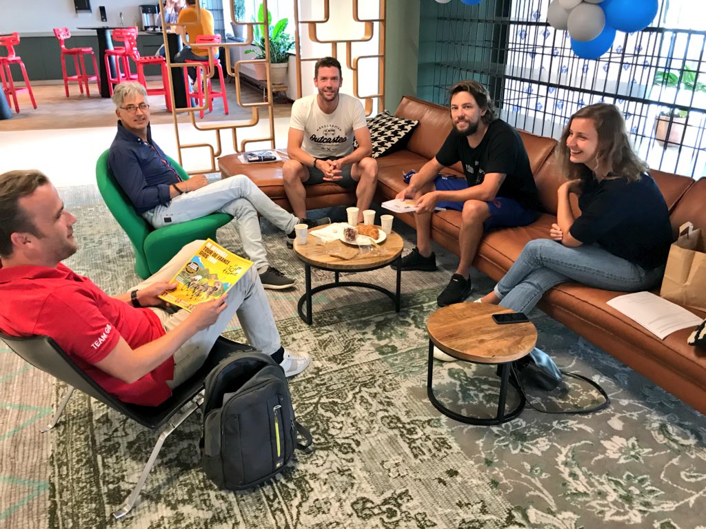 Het tintelt van Tour-voorbereiding bij <a href="/NPORadio1/">NPO Radio 1</a> : redactie Radio Tour de France zet puntjes op i met nieuwe analisten <a href="/michielelijzen/">michielelijzen</a> en <a href="/thomasdekker/">Thomas Dekker</a>