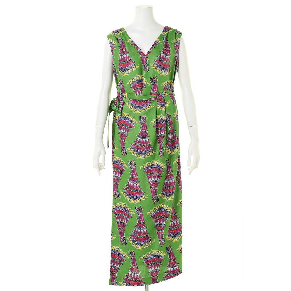 Fashion Express 石原さとみ ちゃん衣装 本日放送の 1周回って知らない話 ドラマ 高嶺の花 の撮影風景がチラッと映った時に 石原さとみちゃんが被っていた帽子が特定できました グリーンのワンピースにコーディネートしていた帽子です 赤い