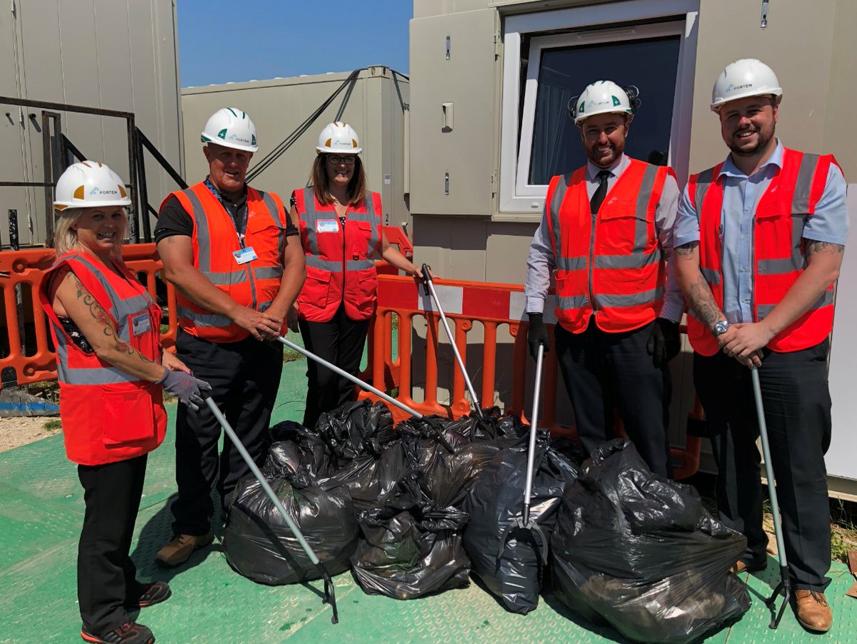 FortemSolutions's tweet photo. It was our #Hull team’s turn to deliver on our #PlasticFantastic initiative, which saw six volunteers focus on the Highcourt, Innescourt &amp; Jetcourt areas and collect 10 bags of rubbish with around 80% being plastics #sustainability https://t.co/jVWgF0Spig