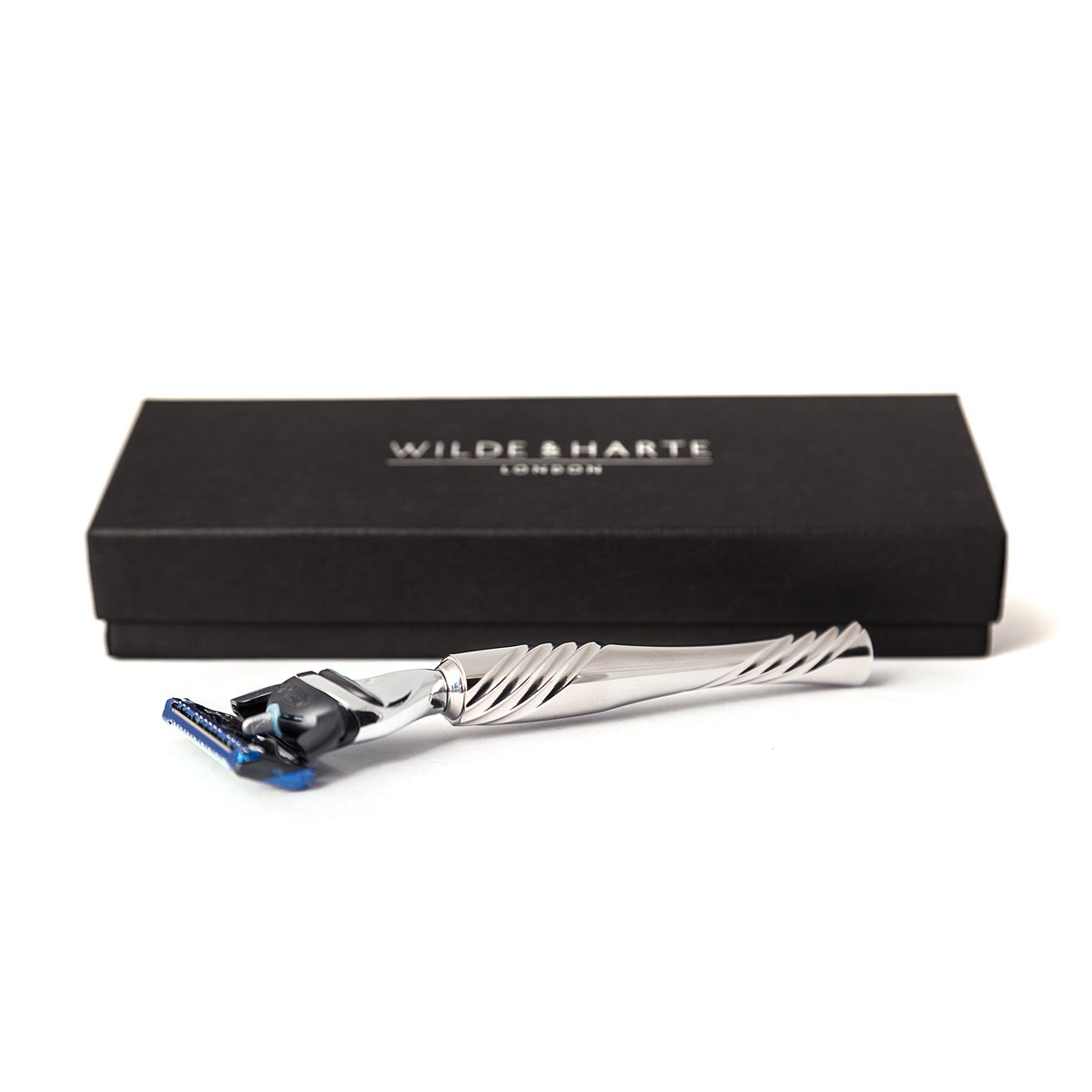 A gift for the gentleman in your life? Consider a #Britishmade luxury #razor from #WildeAndHarte - read our 'Choosing the right razor' article to learn more #giftsformen #mensgifts #mensgrooming #madeinuk #madeinengland tinyurl.com/y7y8usjm