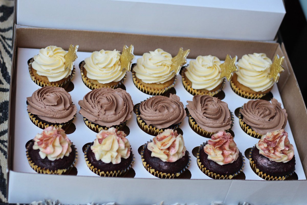RoseSekgala's tweet photo. Hey Twitter fam 

I bake cakes, make platters and cater.
I am based in the Vaal triangle and I also deliver in Joburg.
My contacts details; 0790888043 - roseysekgala@gmail.com

Could you please retweet, my next customer could be on your TL. https://t.co/3MEBZBlkrY