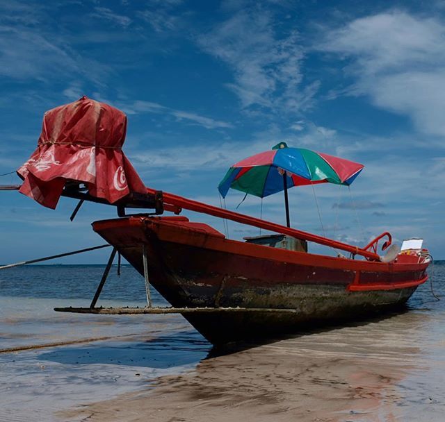 thirdguyphoto's tweet photo. #saltlife #boat #islandlife #island #thai #thailand #kohtao #travelphotography #travelingtexan #streetphotography #travel #travelgram #thailandtravel #fujifilmx100f #thirdguyphotography https://t.co/Eliw8XD9TB https://t.co/k6kfzvxigM