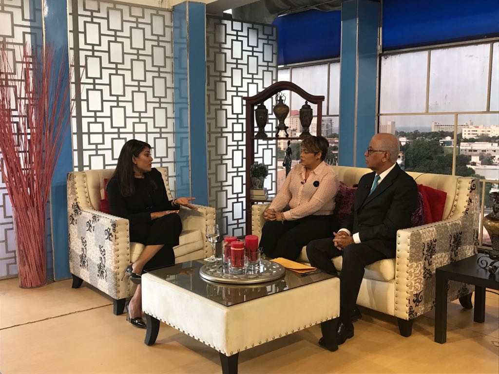 JuventudRD's tweet photo. Inicia la participación de la ministra @Robiamny Balcácer en el programa Revista #Tele15, por Digital 15. En vivo por https://t.co/g6hBp8I1Ly #RobiamnyEnTele15 https://t.co/q35HjoGuQJ