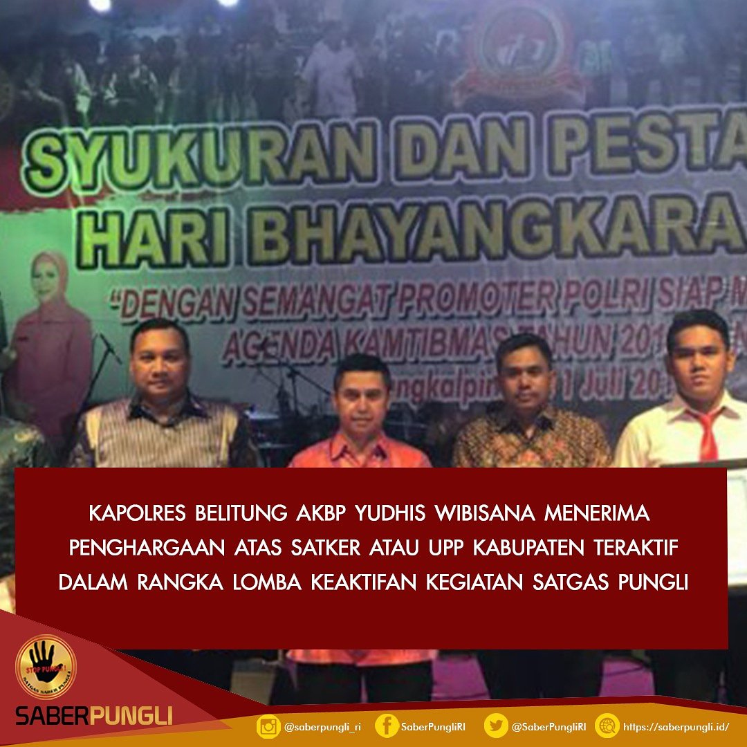 SaberPungliRI's tweet photo. Kapolres Belitung AKBP Yudhis Wibisana menerima langsung penyerahan piagam penghargaan atas Satker atau UPP kabupaten teraktif dalam rangka lomba keaktifan kegiatan Satgas Pungli tingkat Polda Kepulauan Babel periode 2018.
.
https://t.co/32Cc28mXsd
@PolhukamRI https://t.co/baL4zhbWmB