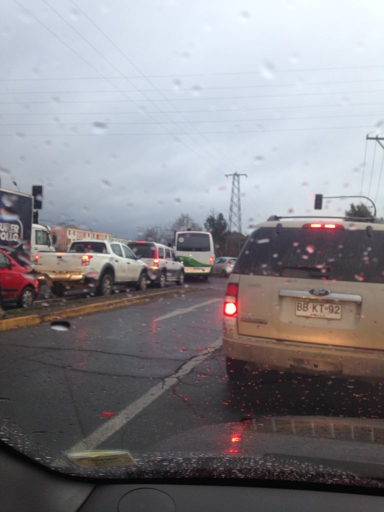 Alejandra_GB34's tweet photo. @UOCT_Rancagua @elrancaguino @Hans_GG @madrugadoresfm @Radio_Emergenci @IntendenciaLBO @oyecaramelo @Fiessta909 @munirancagua Y también en Av Las Torres...un caos https://t.co/fdw7yreOZe