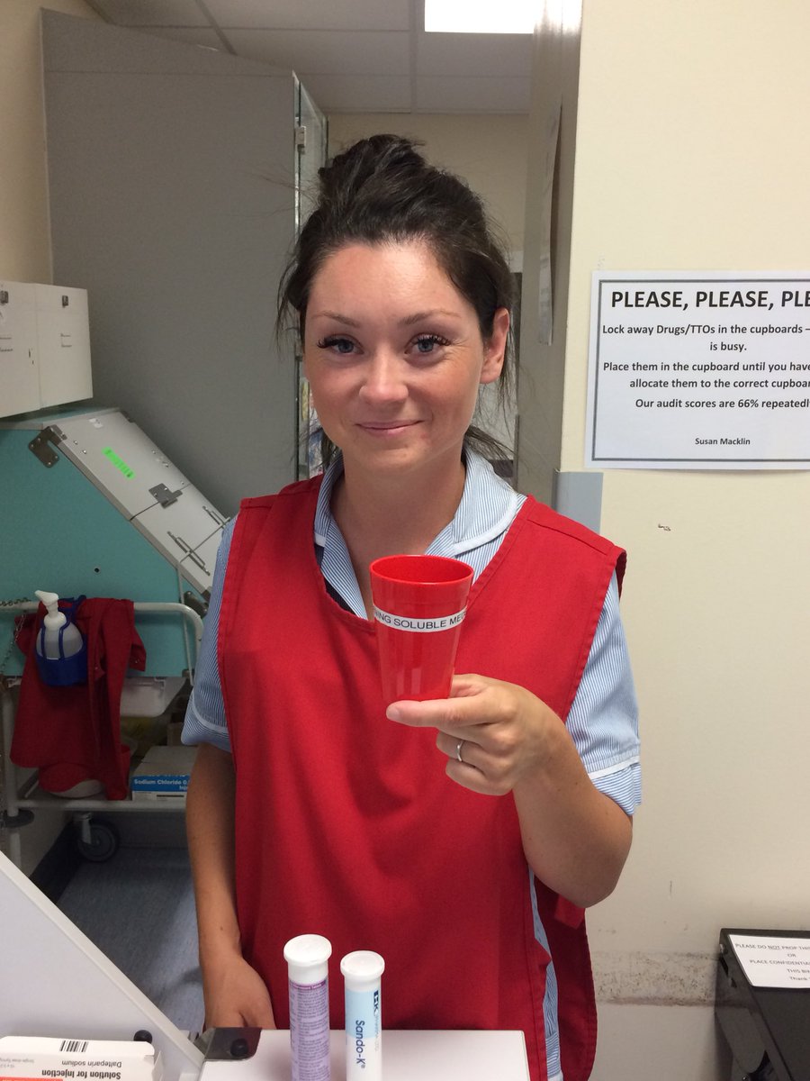 alexandra_heys's tweet image. #medicinesafety is important to us on Avening ward, so we are pleased to introduce red cups for all soluble medicines - decreasing risk of fluid mix ups on the pts table or being forgotten or thrown away. #patientsafety #J2O @gloshospitals @sphams @EveOlivant