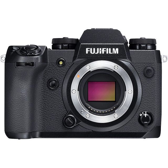 alquicam's tweet photo. Seguimos con más novedades, esta vez es el turno de la gran @fujifilmxworld_es #XH1 
Perfecta para todos aquellos cineastas que quieran una calidad superior. Su #fLog es una maravilla y tiene un rango dinámico de 12 stops.
https://t.co/jNxAsKn0pU https://t.co/Xy2bTyDszr https://t.co/vhbvJoa0Lh