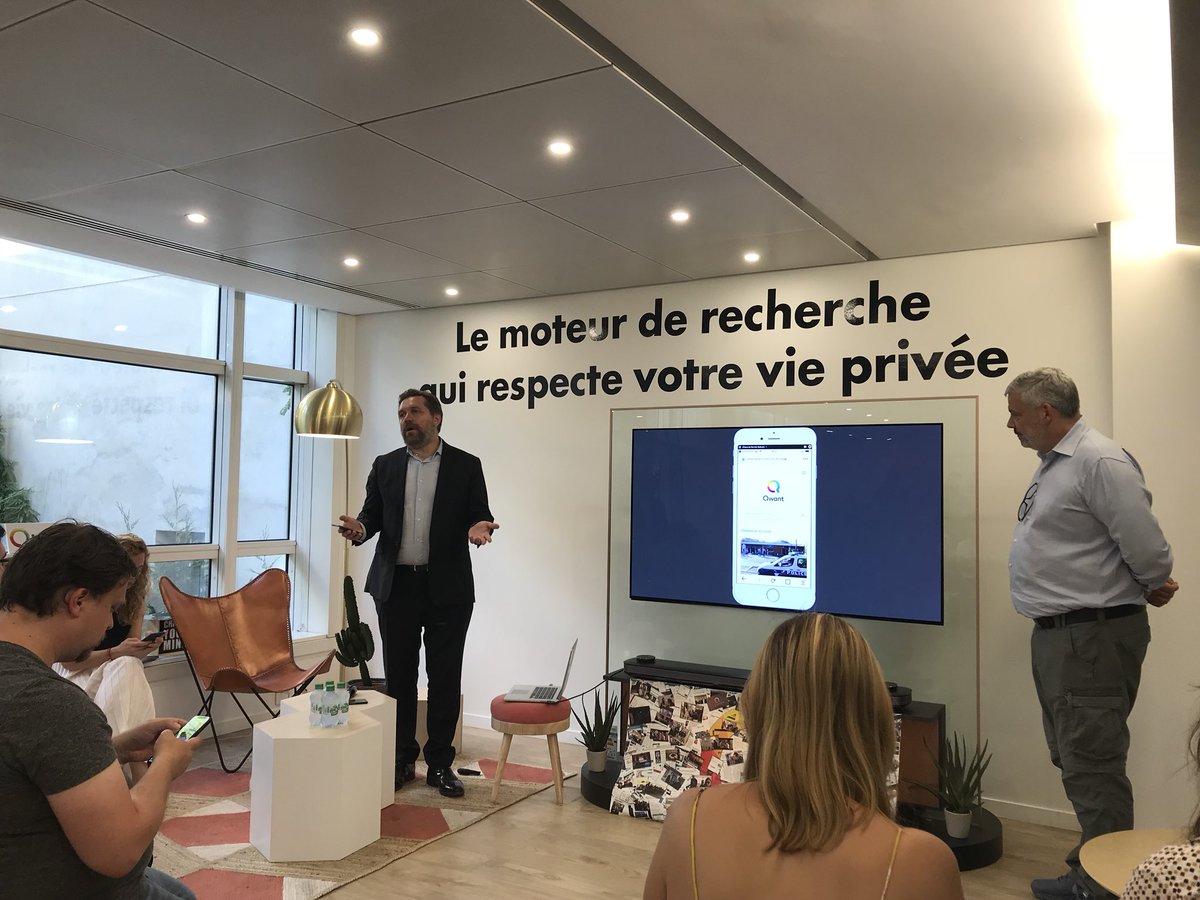 robingirardFR's tweet photo. Bon Anniversaire @Qwant_FR ! 🎂

Merci @Lucile_Kl, ancienne étudiante de @SKEMA_BS, pour l’invitation de @SCParis à la présentation de la V4, plus rapide que jamais !

#qwant #happybirthday #scp @cnje https://t.co/DBn2vE8fZm