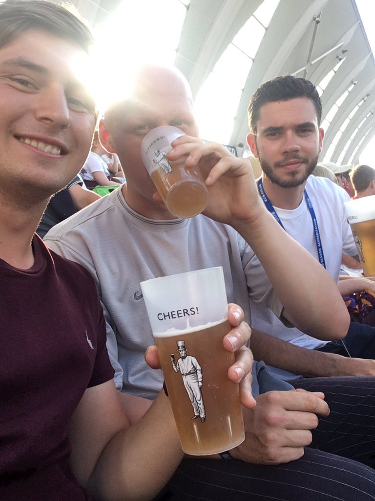 MaxRobertson97's tweet photo. Good friends, good times #outlaws https://t.co/Oc2X69rTVR