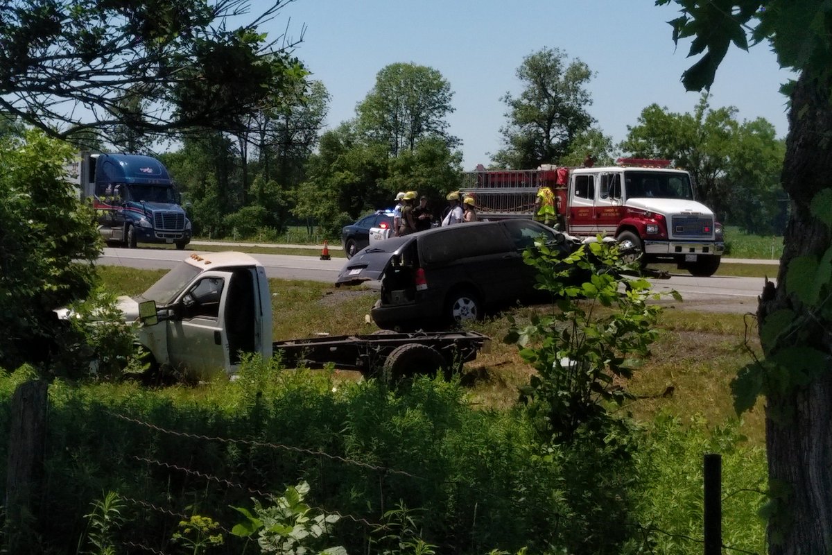 The EB lanes are still closed as of 2 p.m. here's another picture from the scene https://t.co/WAR4JCb1L1