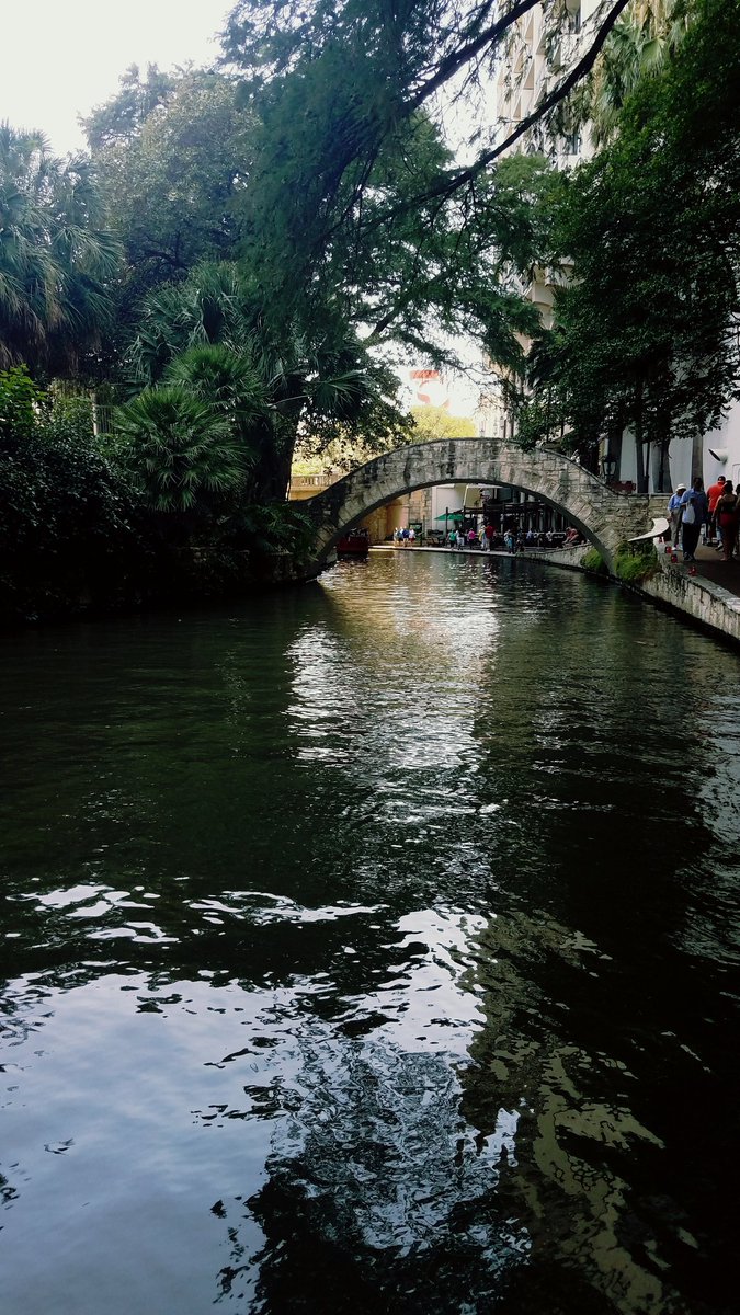 If <a href="/theSARiverWalk/">San Antonio River Walk</a> is taking suggestions I'd like to suggest #toobdepaseodelrio because all I wanna do is grab by toob and float the river.  Maybe a charity/fundraising event? Think about it. cc: <a href="/sanantonioriver/">San Antonio River Authority</a> <a href="/SARiverwalkFun/">SanAntonioRiverwalk</a> <a href="/COSAGOV/">City of San Antonio</a> <a href="/VisitSanAntonio/">Visit San Antonio</a>