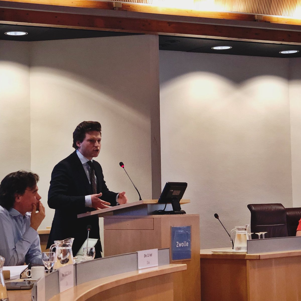 . <a href="/ThomvCampen/">Thom van Campen</a>: Iedereen verdient de vrijheid om zelf jouw leven in te richten. Op iedere dag van de week. Het voorstel om de koopzondag vrij te geven komt daaraan tegemoet. Voor iedere bezoeker, ondernemer en bewoner. Daar zijn we dan ook ontzettend blij mee! #koopzondag #zwolle