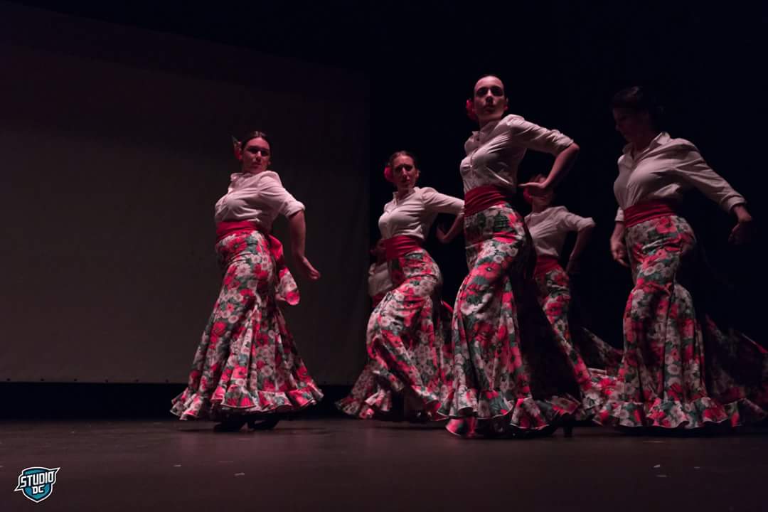 StudioDC_dance's tweet photo. Toma ya! Espectaculares las chicas de #Flamenco adulto 💃, en facebook tienes todas las fotos de Gitanillas (iniciación) y al compás (medio) ¡No os las perdáis!📸📸📸📸📸
#StudioDC #Mostoles #Valmojado https://t.co/RZHTnwNNLe