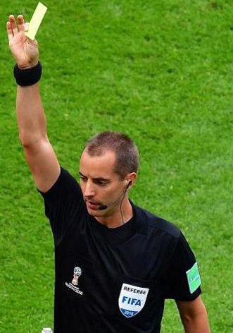 cronostiempo's tweet image. Este es el árbitro estadounidense #MarkGeiger que ayudó en todo lo que  pudo a #Inglaterra frente a #Colombia, buscando la eliminación de los  cafeteros, un hombre envuelto en más de un escándalo por parcialidad, así no debe ser juez en la #FIFAWorldCup