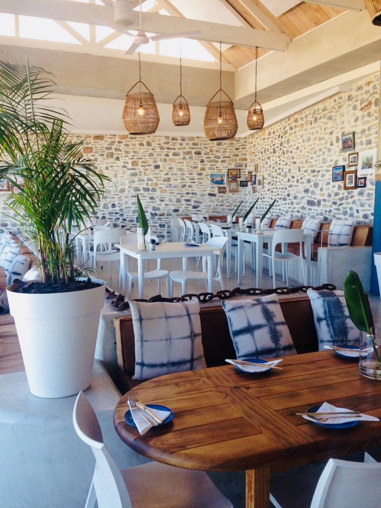 manleysocial_'s tweet photo. Today we co-hosted a beach media lunch to celebrate the new look &amp; expanded menu, which makes @LiveBait_za the go-to seafood spot at Surfers Corner, Muizenberg. #LiveBaitLife Thank you @kiffkombitours for transporting our guests safely. #newlook #expandedmenu https://t.co/quP6RSgAt5