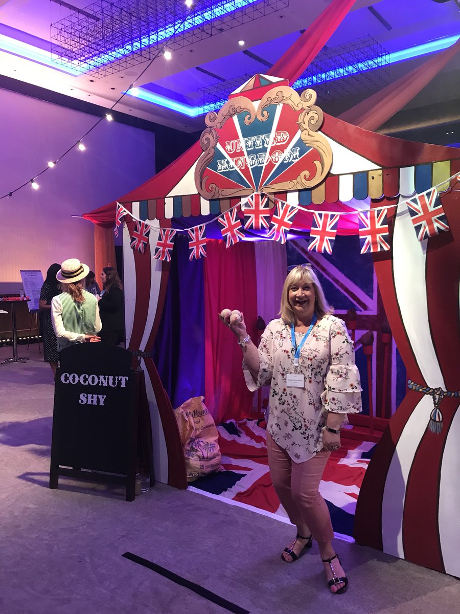 HiltonBankside's tweet photo. Ladies and gents, this is the moment you've waited for... ๐ช๐ฉ๐คน๐ปโโ๏ธ #HWSSHOWCASE https://t.co/YMtCyuflNp