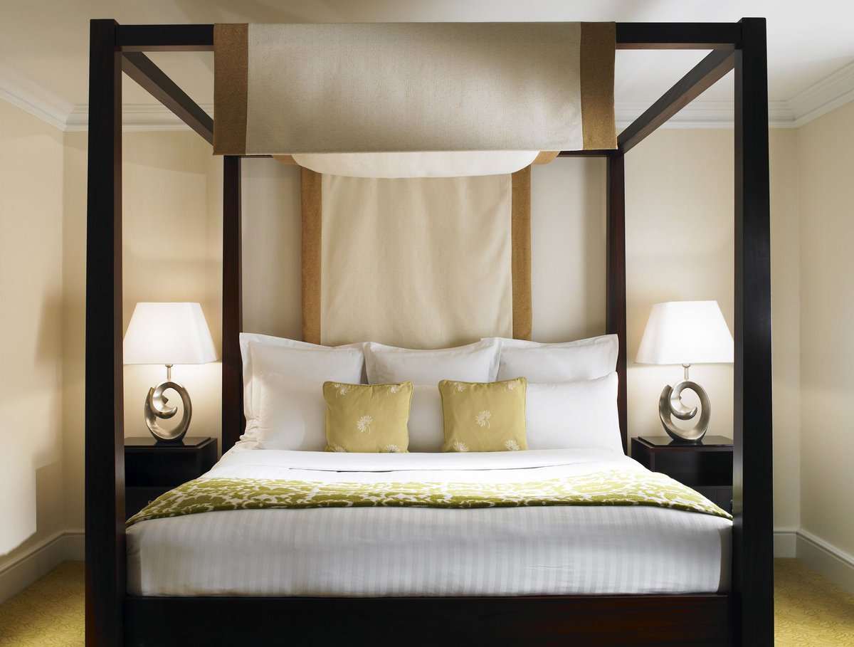 Long summer mornings. Windows open, breeze blowing and birds singing. #Escape #CountrySide #Norwich #Hotel #CountryClub

bit.ly/2ImYBSv