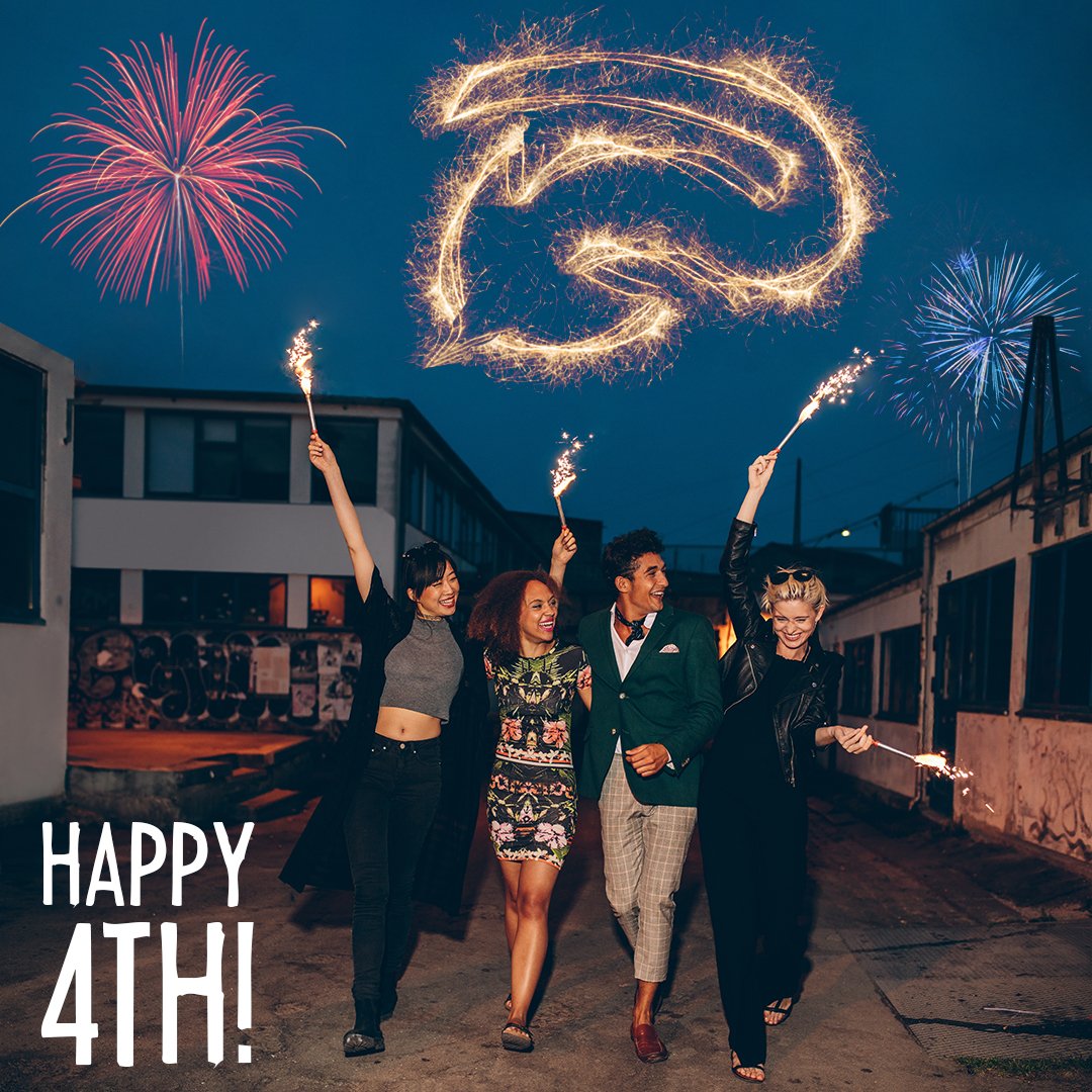 Happy 4th of July️ 🇺🇸 Let the festivities begin! Who's enjoying some fireworks tonight? #Happy4thofJuly