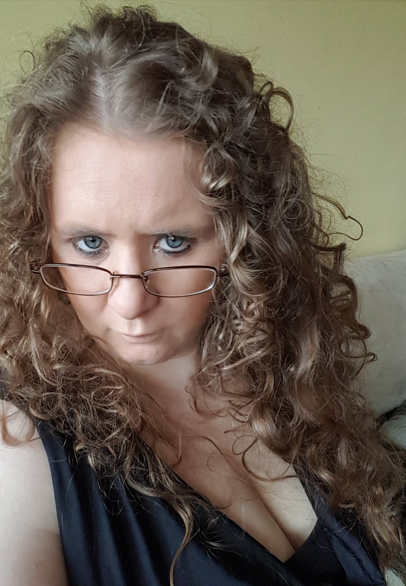 stevia1982's tweet photo. Wo sind die #Luser die ihrer #Herrin etwas gutes tun wollen?
#findom #findomme #paypig #rinse #bdsm #reimburse #goddess #homewrecker #efdp #footfetish #ass #assworship #find0m #AllureRT #RTP1G @RTsubby #Geldsklave #Geldherrin #moneysklave #Blachmail #blachmailvertrag https://t.co/zeJHgi1tWa
