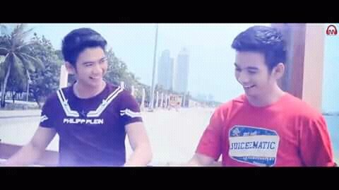 Joda #RizkiRidhoTappingOVJ <a href="/DA2_Rizki/">Rizki 2{R} Real</a> <a href="/DA2_Ridho/">Ridho 2{R}</a> suka banget dengan lagu n vidio ini