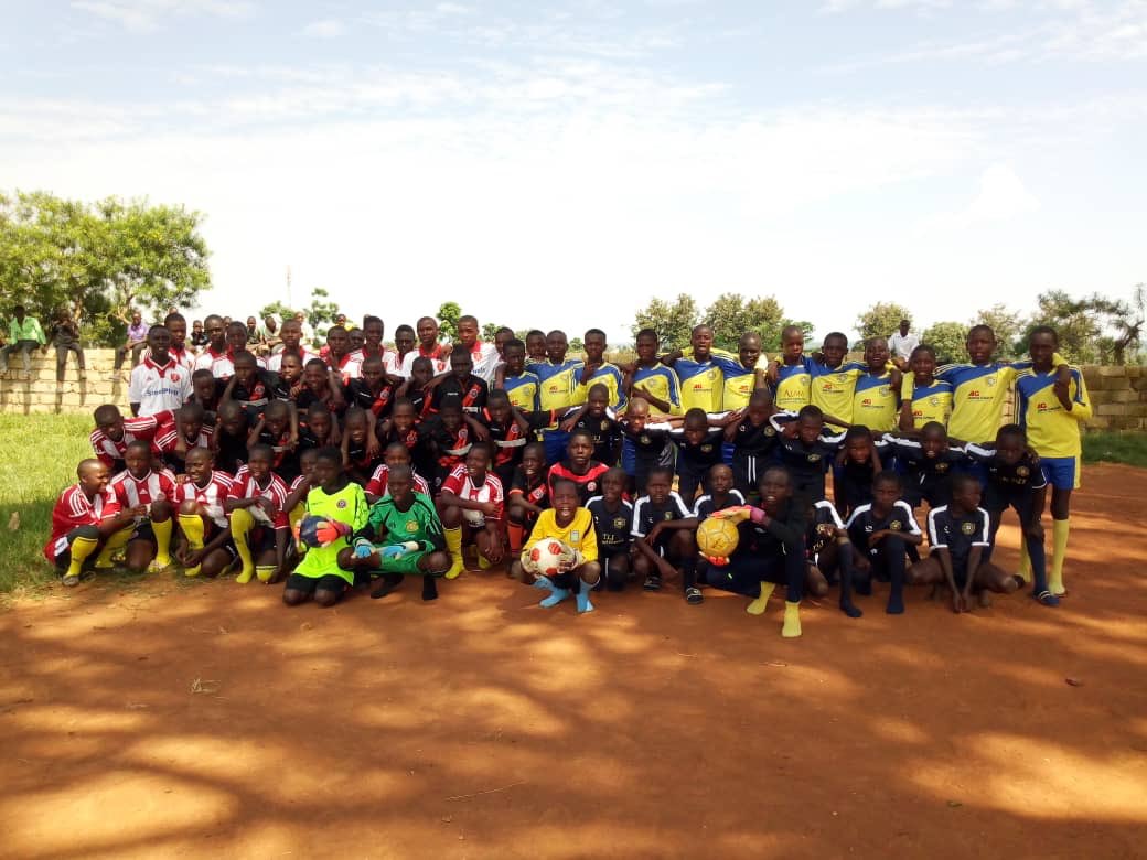AcademyAfrica's tweet image. Want to say a massive thank you to    @UKFootballTrial for helping to support us with our quest to keep providing moments like this for those in need in Uganda. It means so much to these incredible young people 🤝 #fullyappreciated #beapartofit