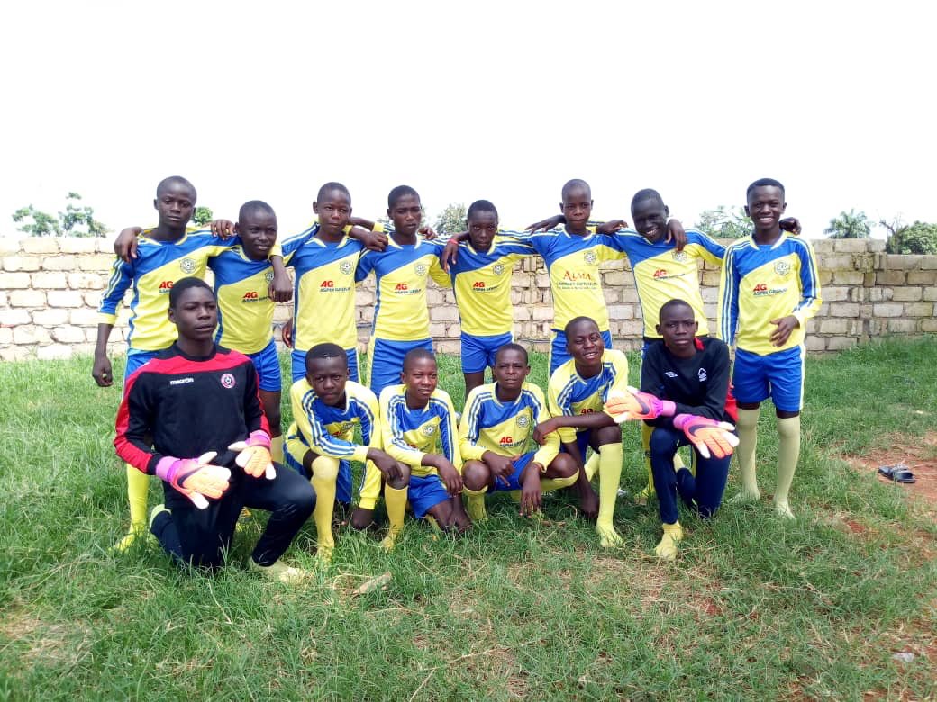 AcademyAfrica's tweet image. Want to say a massive thank you to    @UKFootballTrial for helping to support us with our quest to keep providing moments like this for those in need in Uganda. It means so much to these incredible young people 🤝 #fullyappreciated #beapartofit