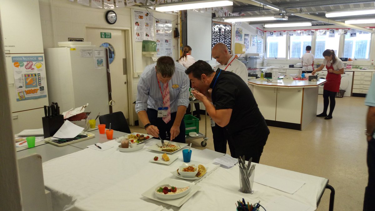 penrithrotary's tweet photo. Judging continues. The participants seem very relaxed. #PenrithRotary #ReadySteadyCook #Rotary https://t.co/G0mW41MqbS