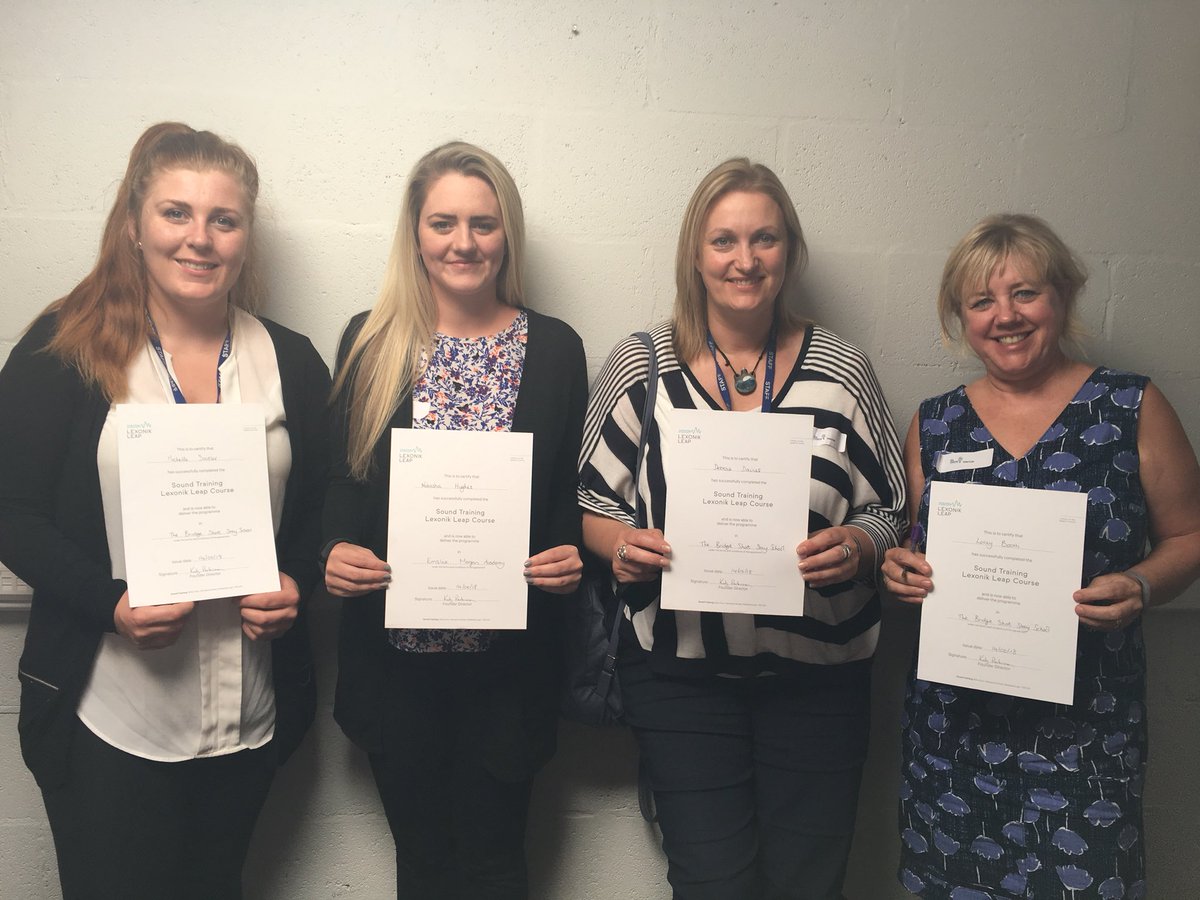 jo_hern's tweet photo. A couple of weeks ago I was with amazing teachers at @NewHorizonsAP from @TheBridgeSSS  &amp; @AcademyEMA delivering @LexonikST Leap training. It was a great day and I know they can’t wait to start delivering this fantastic programme! #Leap #literacy #EAL https://t.co/kltFhYGoGq