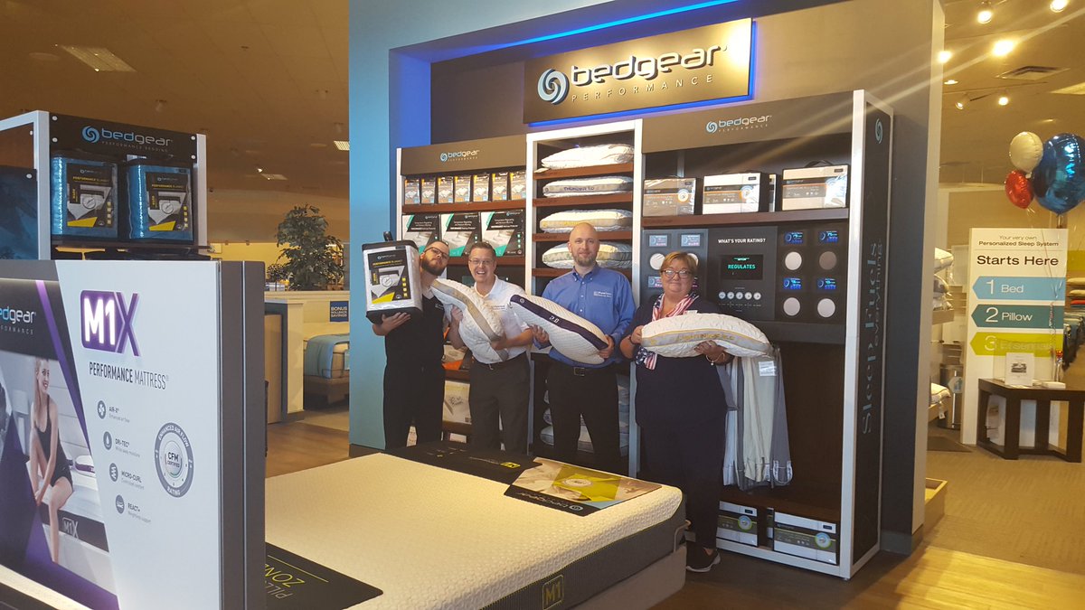 BGSleepCoaches's tweet photo. Beat the heat today @artvan Lansing, MI. Checkout @BEDGEAR Performance essentials with #Vertex #Dritec and start sleeping cool and dry! #airflowmatters
#4thOfJuly #sleepfuelseverything
@HollyBedgear https://t.co/vF5Bnd3IdU