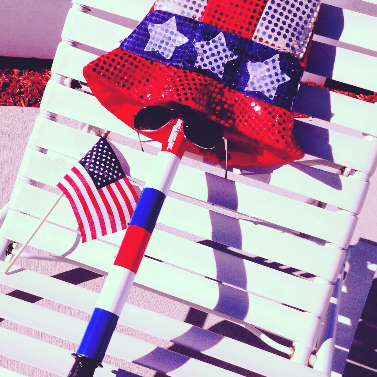RolloflexFit's tweet photo. Mood all day.
Happy #4thofJuly everybody! #independenceday 🇺🇸 🔴⚪️🔵
#muscleroller #recovery #fitness #fitfam #biking #gym #gains
Click the link in the bio or go to https://t.co/ooIy9RN40Z https://t.co/sEaTR9E5Nc