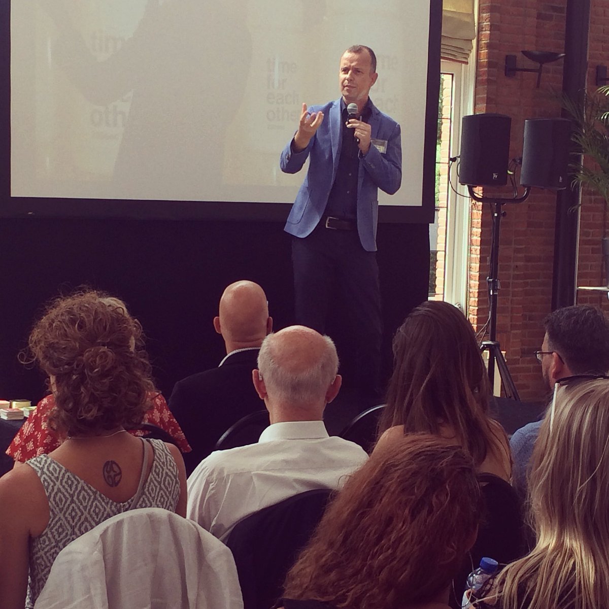 RegioBusiness's tweet photo. We trappen vandaag bij @KasteelMaurick af met de #BOBMasterclass van @CyrielKortleven #netwerken #masterclass #ondernemers #ondernemen #inspiratie https://t.co/XlDVhoP8v0