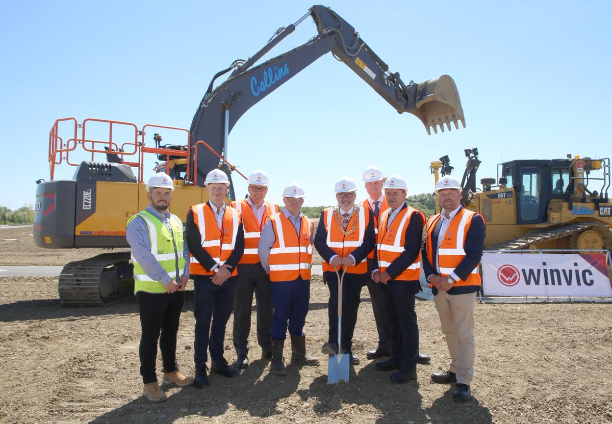 25/6/18: sod cutting with the Mayor &amp; Chief Executive of Bedford Borough Council to mark the official start on site with our construction partners Winvic. The speculative development by LondonMetric Property PLC &amp; Graftongate will comprise of 32,000, 50,000 &amp; 106,000 sq.ft units.