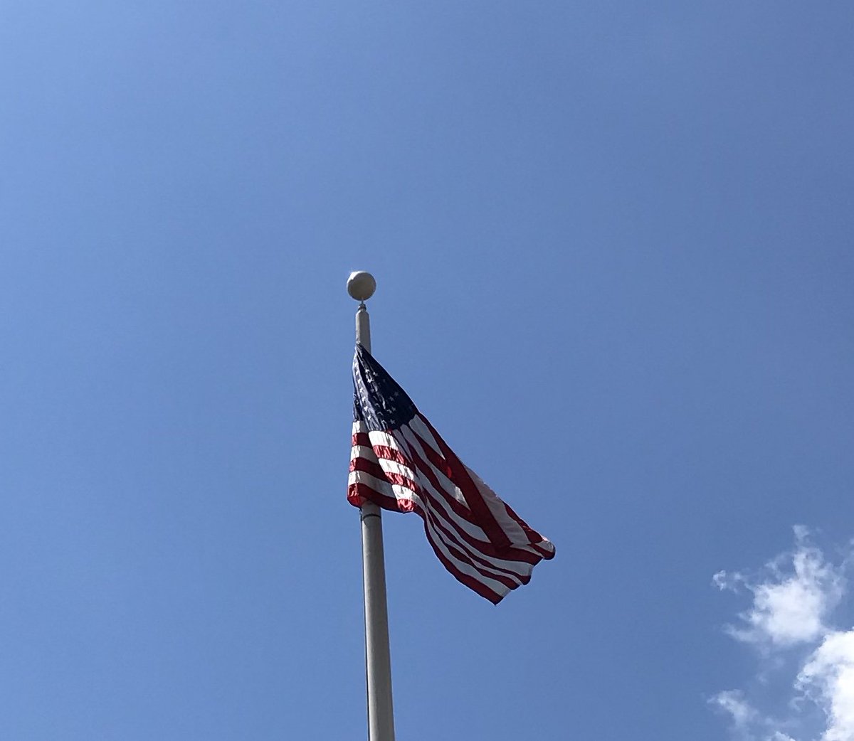 LivsOysterBar's tweet photo. We are closed today in honor of #july4 - visit our sister restaurant, #livsshack, from 11a-4p for #lobsterrolls and more! #livs #oldsaybrook #oldsaybrookconnecticut #connecticut #newengland https://t.co/gJK3IUQIIL
