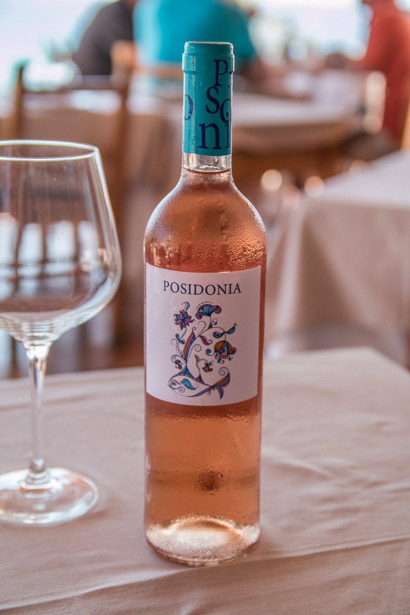Posidonia Rosado, 100% Tempranillo. Un vino rosado elaborado de forma tradicional. Es elegante, fresco y afrutado ❤️ ow.ly/wl1a30kNFqa #vinos #restaurantes #Ibiza #Formentera