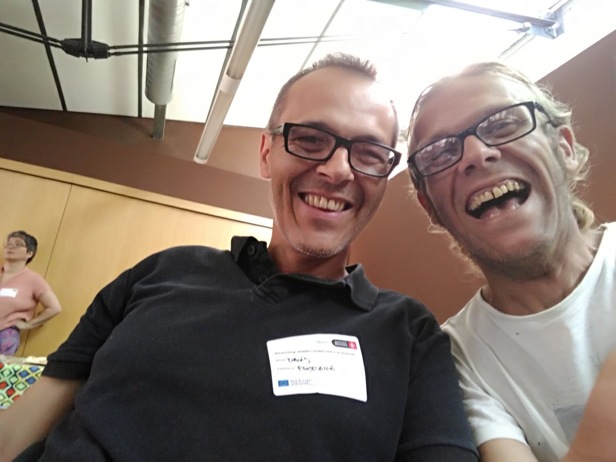 papasblogueros's tweet photo. En este #pbontour no podíamos faltar al #NTWDonesBCN donde está charlando el gran @PauAlmuni y #pacoabril de @Igualitaris 

Y mira a quien encontramos aquí <3 al enorme @ypapatambien https://t.co/Iqj7iDXL3u