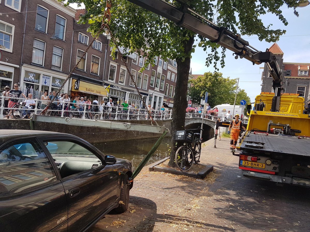 BergerJeffrey's tweet image. Samen met @PDitmar klant blij gemaakt ekv 1 wiel boven de gracht.@Vreugdenhil_