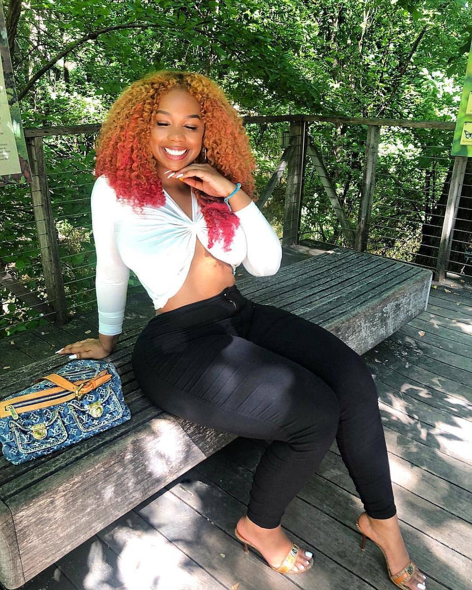 OnOne38700815's tweet photo. #LuvIsBlack #BeautifulBlackWoman #TimelineQueen https://t.co/xYcFecYPhe